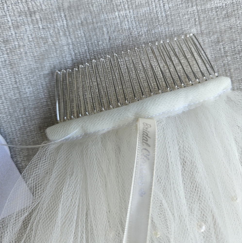 New, never worn 9 Foot Ivory Canadian Made Bridal Veil with pearl accents A00145 - Picture 7 of 12